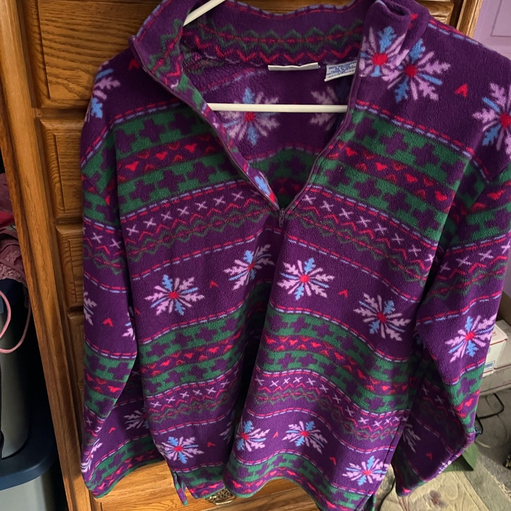 Beautiful fuzzy warm top with zipper